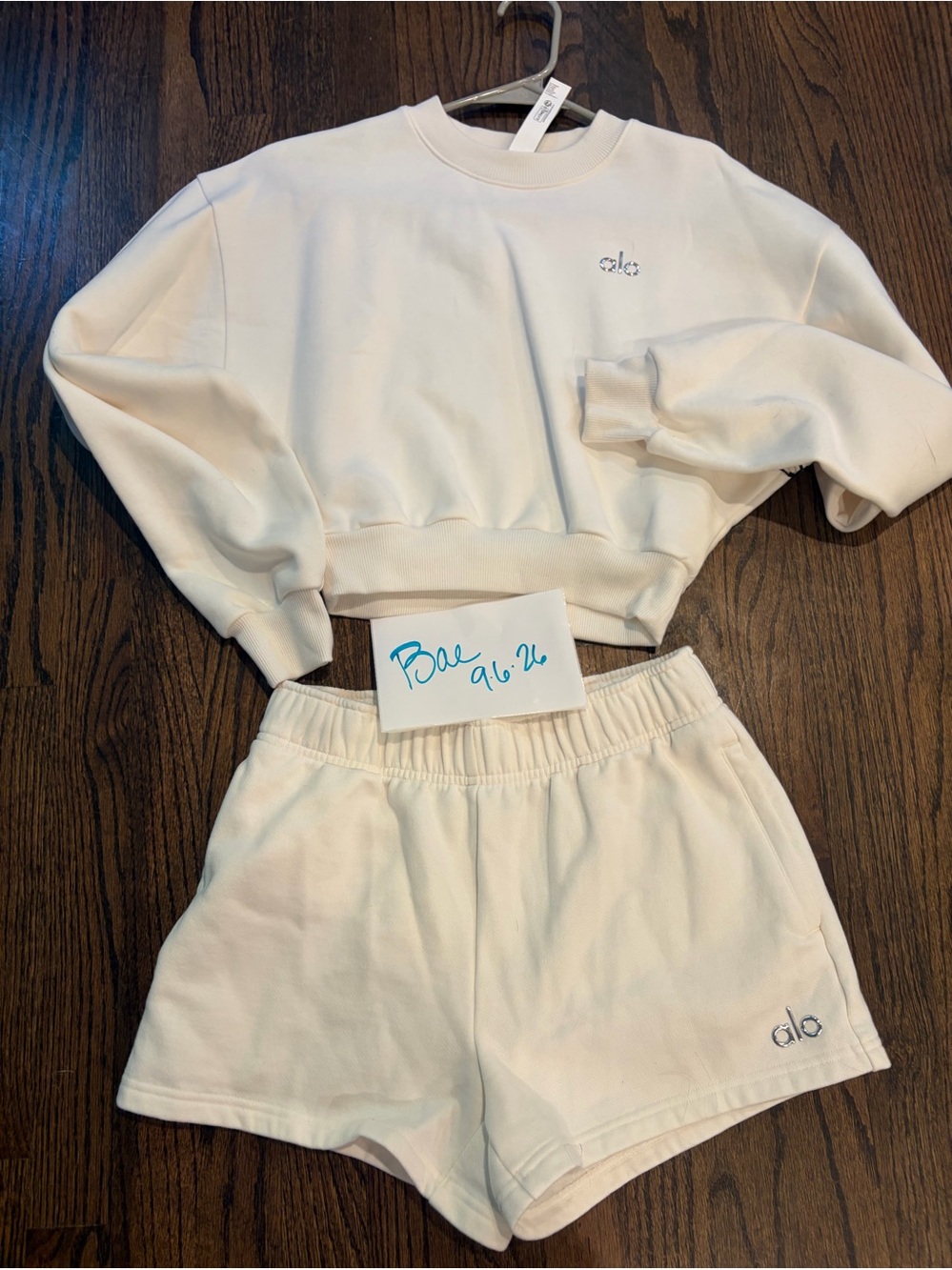 Alo Cream Cropped Sweatshirt xs  & Shorts Set XXs